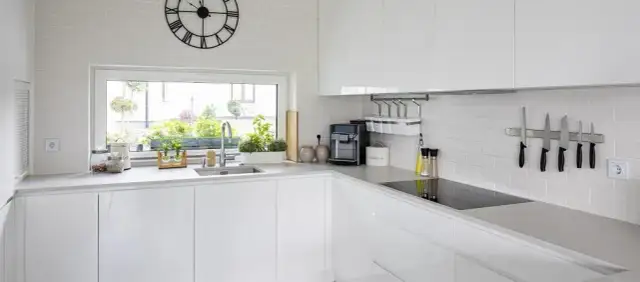 Jak zabezpieczyć ścianę w kuchni przed tłuszczem i utrzymać czystość