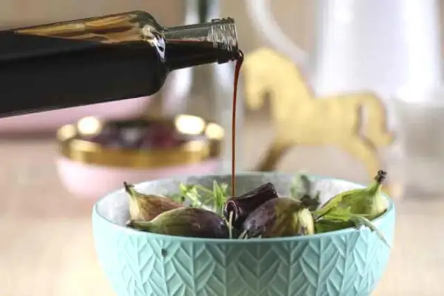 Jak wykorzystać ocet balsamiczny malinowy w kuchni - sprawdzone sposoby