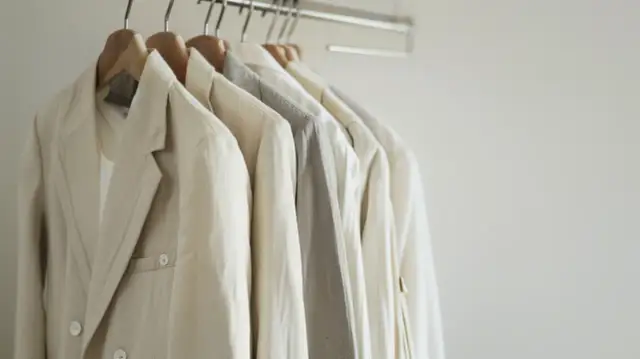 Kremowa marynarka męska: To 5 stylizacji które pokochasz tej wiosny