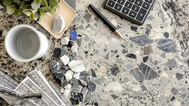 Blat Kamienny: Ile Kosztuje Luksus w Twojej Kuchni? Sprawdź