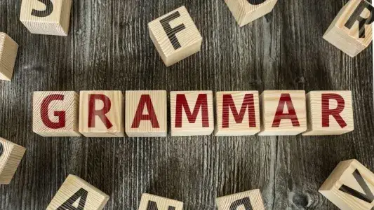 Czy przed but stawiamy przecinek? Oto zasady, które musisz znać