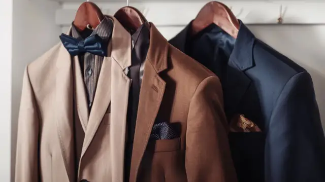 Kolorowe marynarki męskie: Jak je nosić z klasą? Poradnik stylu!