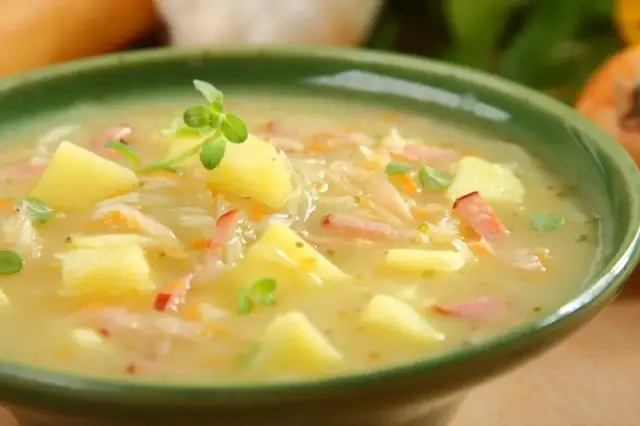 Jak ugotować zupę kapuśniak - prosta receptura na pyszny smak