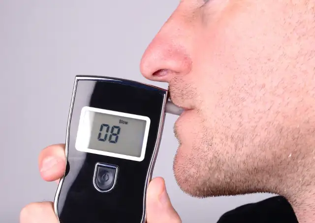 Które badanie alkomatem się liczy i jakie mają moc prawną?