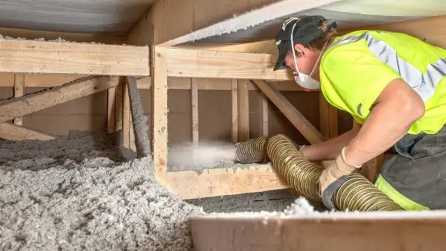 Czy ocieplenie budynku wymaga zgłoszenia? Sprawdź, aby uniknąć kłopotów