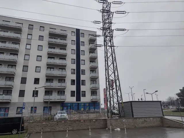 Jakie są instalacje na osiedlu i jak wpływają na komfort mieszkańców