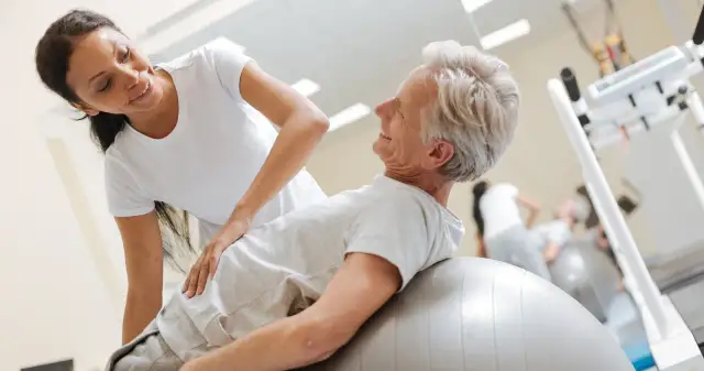 Gdzie NFZ wysyła do sanatorium na kręgosłup? Sprawdź najlepsze opcje