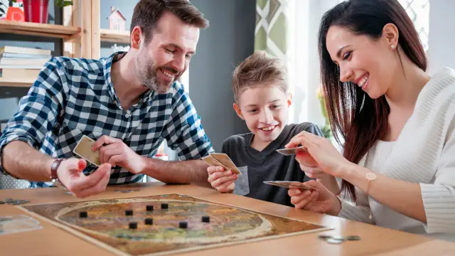 Najlepsze gry planszowe z zadaniami do wykonania dla dzieci i dorosłych