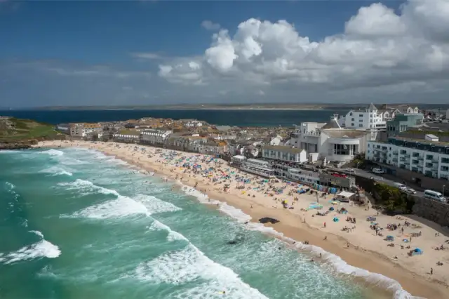 Morza i Ocean Anglii: Przewodnik po Wybrzeżu i Atrakcjach