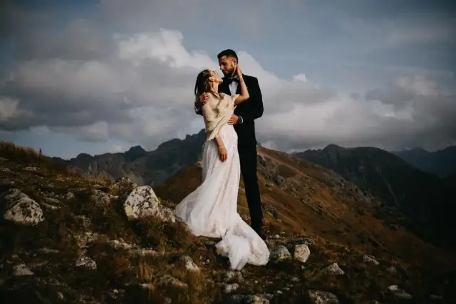 Kiedy szukać sukni ślubnej, aby uniknąć stresu i pośpiechu