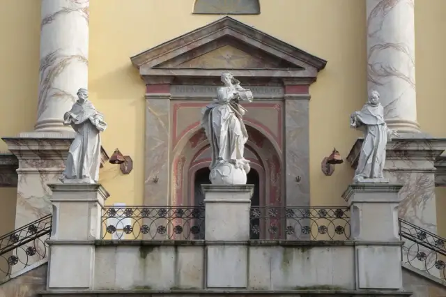 Rzeźby Adama Myjaka: Odkryj niezwykłe dzieła i ich znaczenie