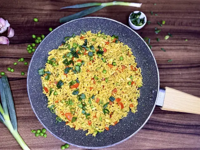 Jak zrobić ryż curry? Sekrety idealnie sypkiego i aromatycznego