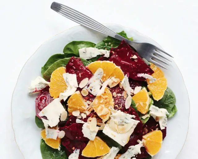 Jak upiec buraki do sałatki i zaskoczyć smakiem każdego dania