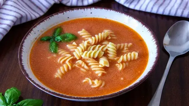 Czy można zamrozić zupę pomidorową? Sprawdź, co musisz wiedzieć