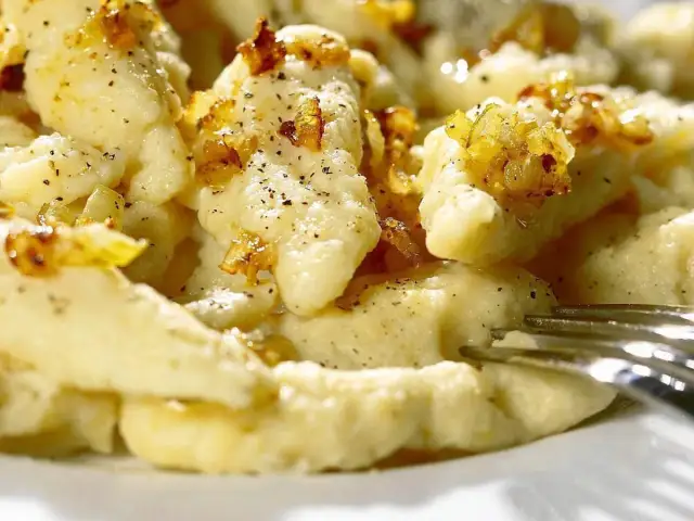 Puszyste kluski kładzione w 20 min: przepis i triki babci