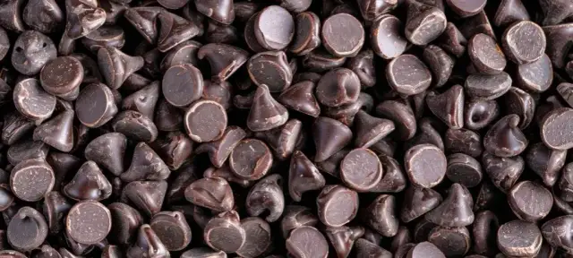 Gdzie kupić kropelki czekoladowe? Najlepsze miejsca i oferty
