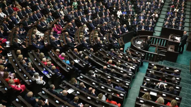 Czy sejm może rozwiązać senat? Poznaj prawdę o ich relacjach