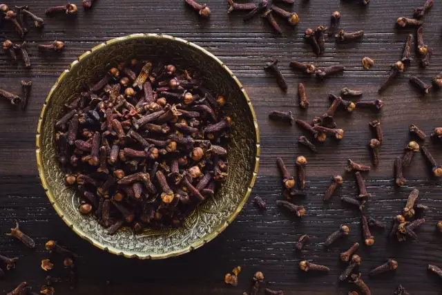 Goździki napar na co pomaga: naturalne sposoby na zdrowie i ulgę