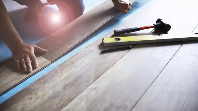 Jak kłaść panele winylowe na ogrzewanie podłogowe bez błędów