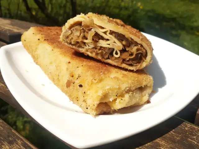 Idealny sos do krokietów z kapustą i grzybami - sprawdź najlepsze propozycje