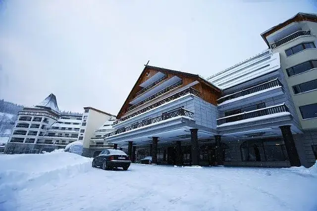 Ile pokoi ma hotel Gołębiewski w Karpaczu? Sprawdź szczegóły i różnice