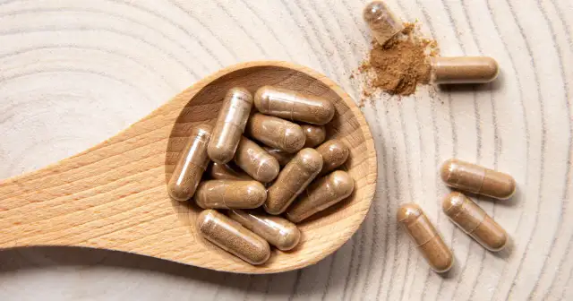 Czy suplementy są zdrowe? Poznaj fakty i uniknij zagrożeń