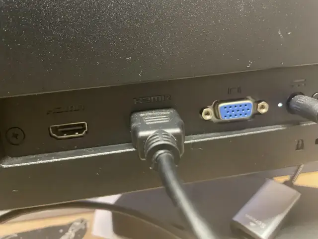 Jak sprawdzić model monitora i uniknąć problemów z kompatybilnością