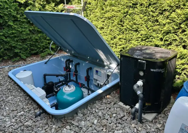 Co wlewać do basenu ogrodowego? Sekret krystalicznie czystej wody