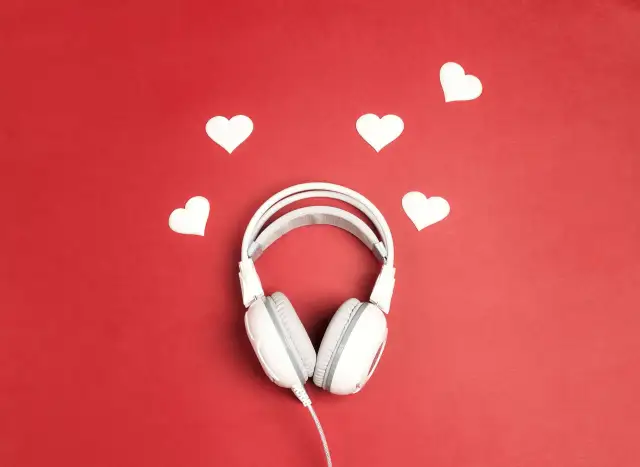 Ile kosztuje DJ na wesele? Przewodnik, by nie przepłacić