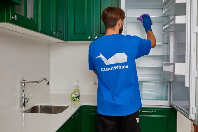 Ile zarabia sprzątaczka w hotelu? Zaskakujące fakty o wynagrodzeniu