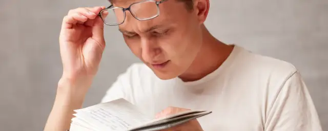 Krótkowidz nosi plusy czy minusy - prawda o okularach minusowych