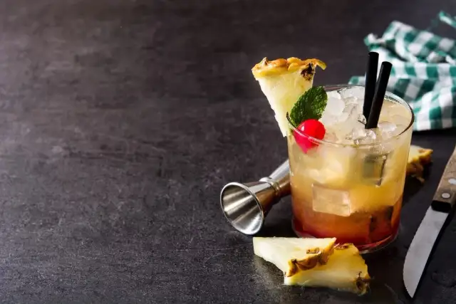 Najlepsze drinki z sake, które musisz spróbować na każdą okazję