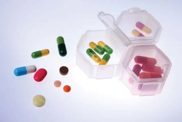 Antybiotyki a antykoncepcja: Które naprawdę osłabiają pigułki?