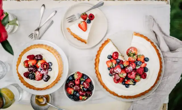 Zdrowe desery: Proste przepisy, zamienniki i słodki smak bez wyrzutów sumienia