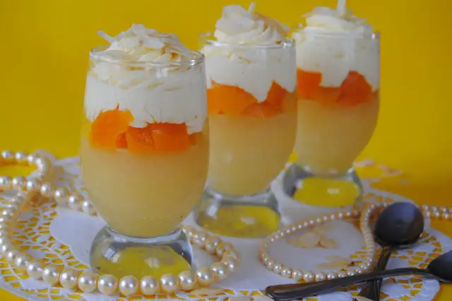 Czy galaretka stężeje z ananasem z puszki? Oto prawda, która zaskakuje