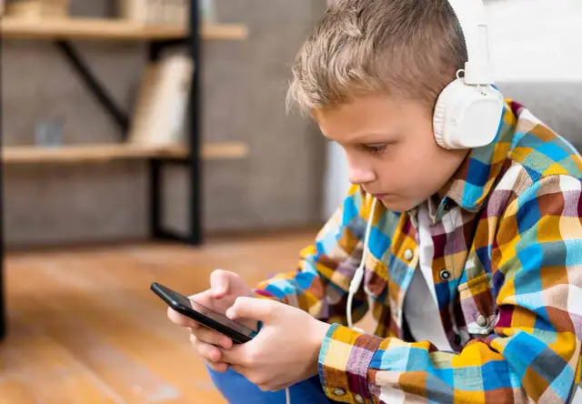 Dziecko uzależnione od telefonu? Skuteczne metody dla rodziców