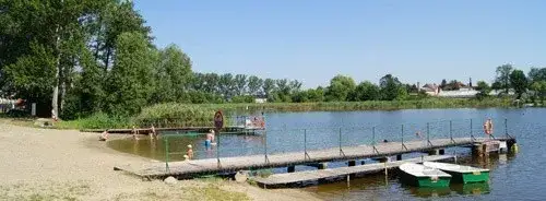 Jezioro Bnińskie: Idealne miejsce na wędkowanie i relaks nad wodą