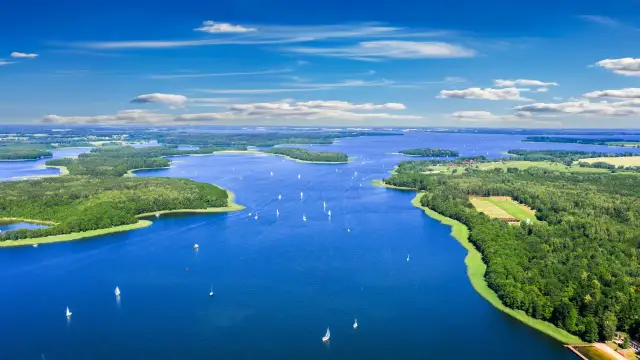 Najlepsze hotele nad jeziorem w Małopolskim - luksus i relaks w naturze