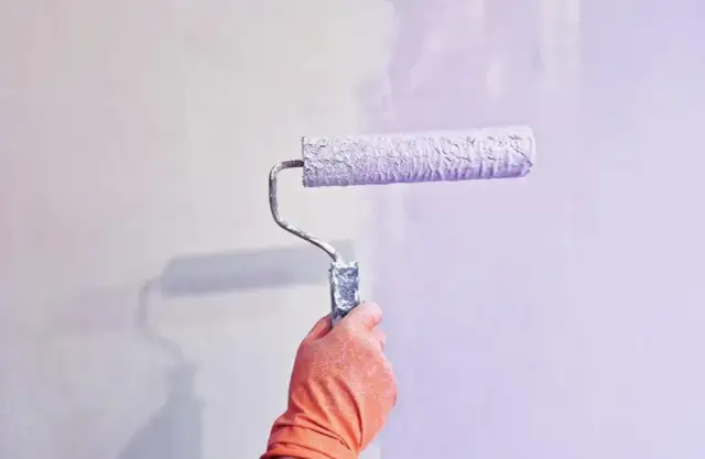 Jaki grunt pod tynk silikonowy, aby uniknąć problemów z przyczepnością?