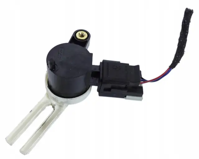 Uszkodzony czujnik pedału sprzęgła w Insignii: 5 objawów usterki