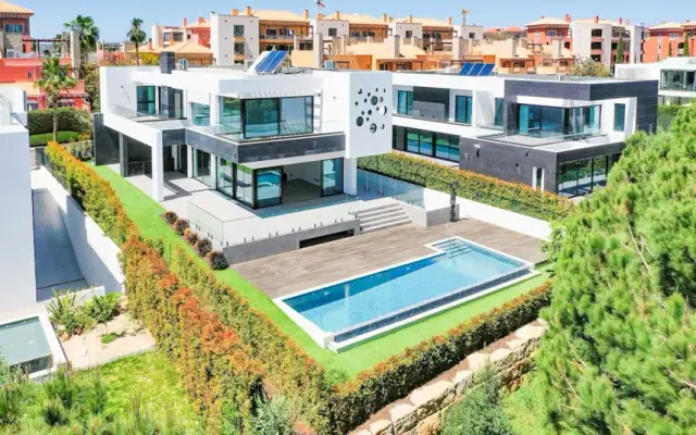 Nieruchomości w Hiszpanii czy warto? Odkryj ryzyko i zyski inwestycji