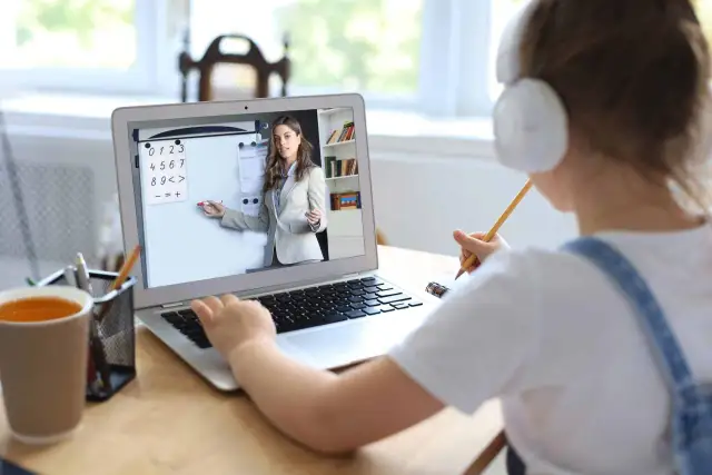 Kiedy nauczanie zdalne? Zasady, przyczyny, prawo. Poradnik.