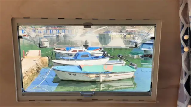 Jakie okna do kampera wybrać, aby zwiększyć komfort podróży?