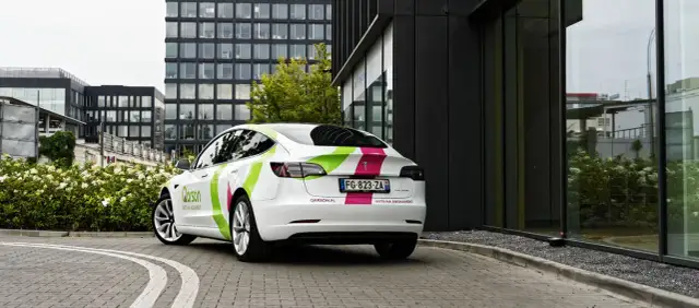 Ile tesla ma do 100 km/h? Zaskakujące osiągi różnych modeli