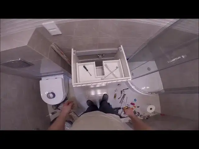 Jak zamontować szafkę wiszącą pod umywalkę bez zbędnych problemów