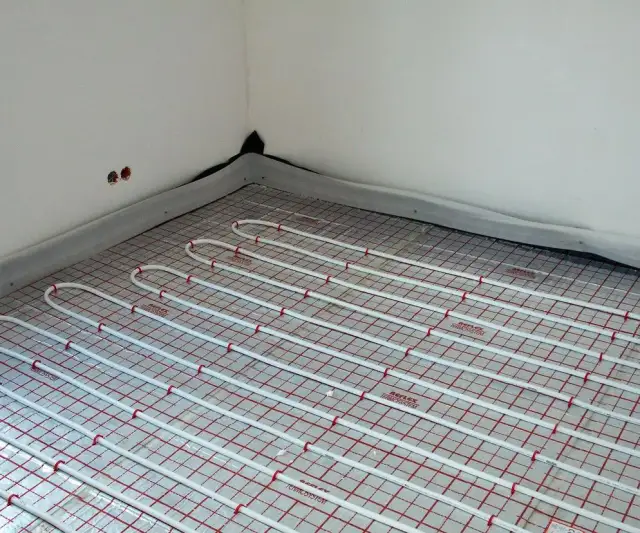Ile cm styropianu na podłogę pod ogrzewanie podłogowe - uniknij błędów w izolacji