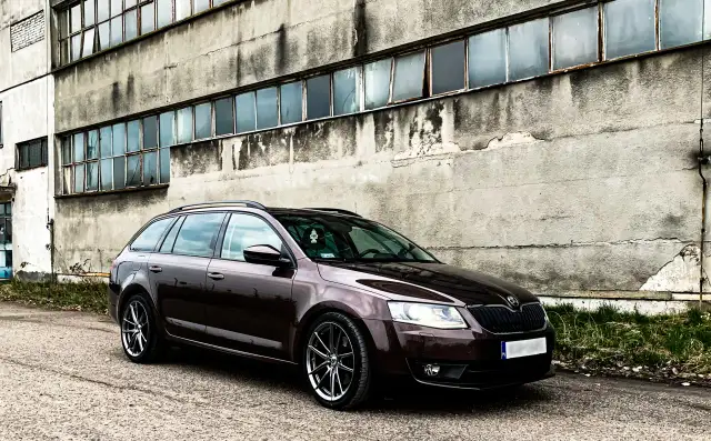 Jakie felgi do Skody Superb 2? Uniknij kosztownych błędów!