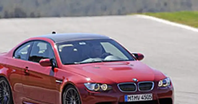 BMW E92 330i – niezwykłe osiągi, cechy i zużycie paliwa, które zaskakują