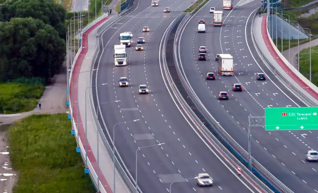Czy na S2 jest zakaz dla ciężarówek? Sprawdź aktualne przepisy ruchu