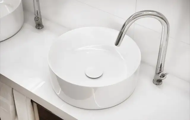 Wysokość umywalki: Jak dobrać idealną i uniknąć błędów? Poradnik